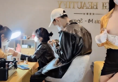 Clip xxx em nhân viên tiệm spa show mông, lồn